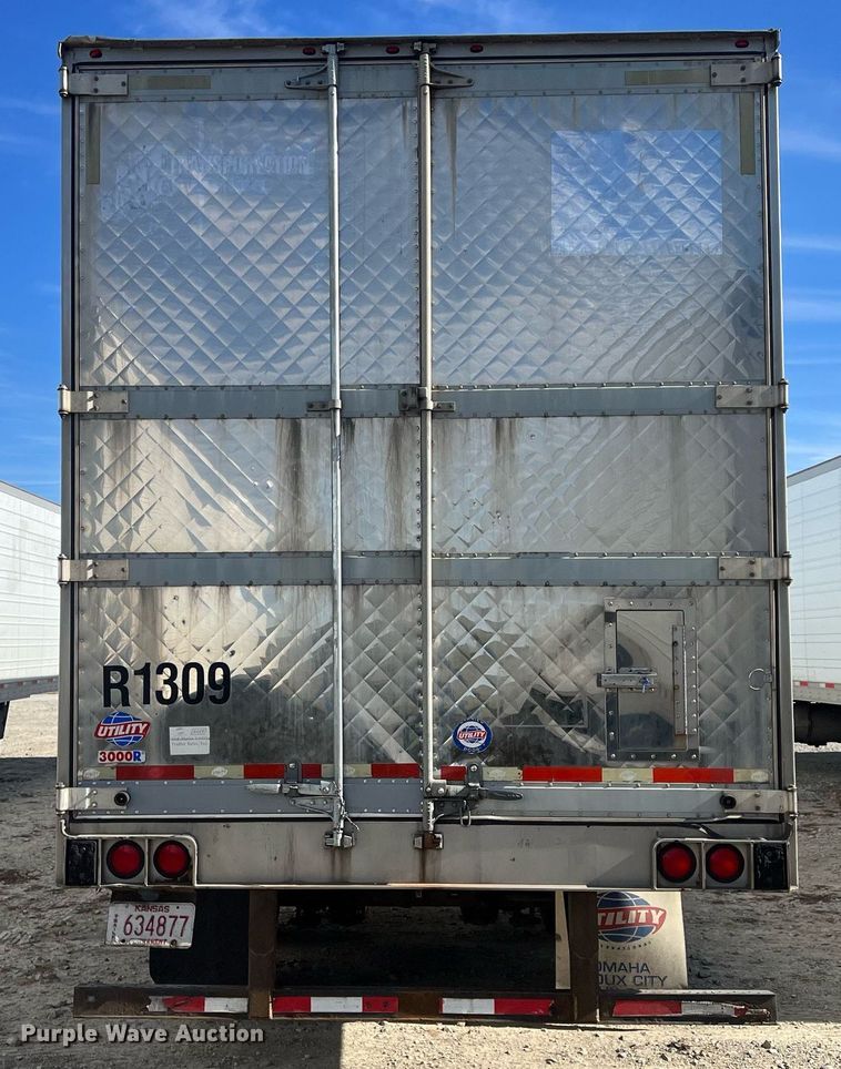 image for item OA9138 2013 Utility  refrigerated van trailer