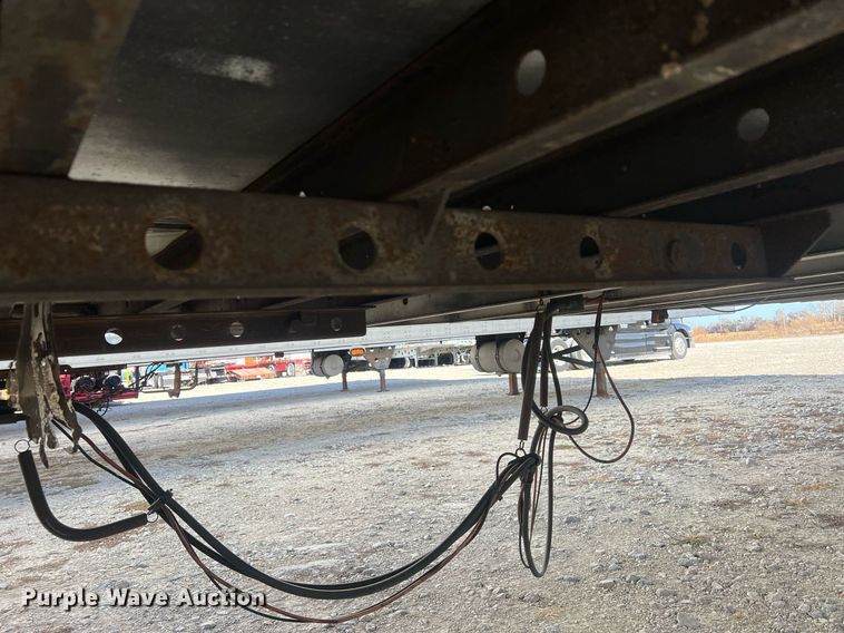 image for item OA9138 2013 Utility  refrigerated van trailer