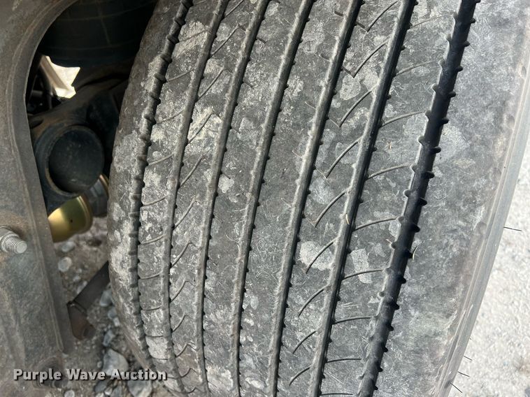 image for item OA9138 2013 Utility  refrigerated van trailer