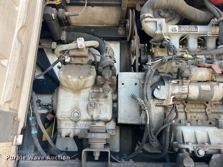 image for item OA9140 2013 Utility  refrigerated van trailer