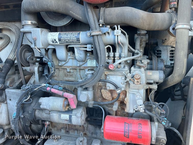 image for item OA9142 2013 Utility  refrigerated van trailer