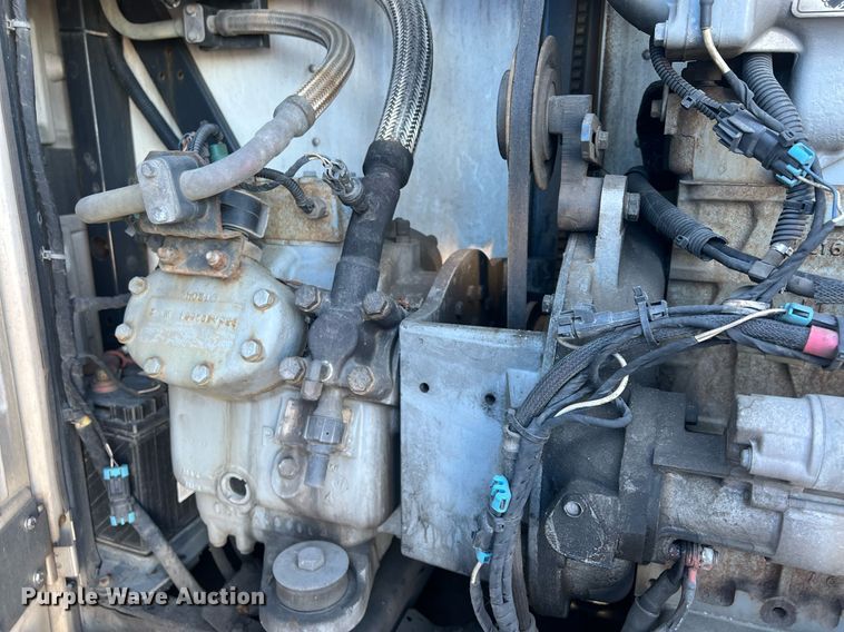 image for item OA9142 2013 Utility  refrigerated van trailer