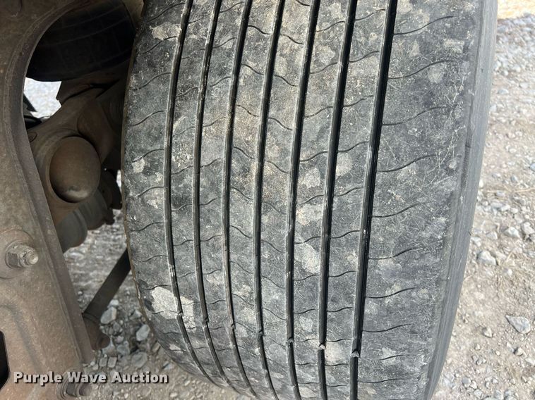 image for item OA9142 2013 Utility  refrigerated van trailer