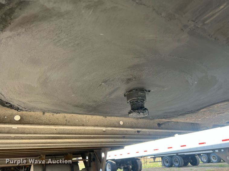 image for item OA9143 2013 Utility  refrigerated van trailer