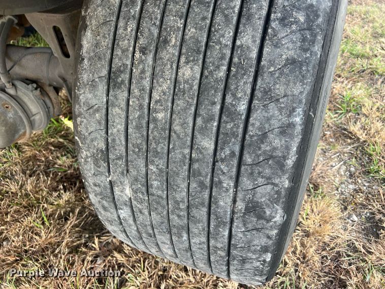 image for item OA9143 2013 Utility  refrigerated van trailer