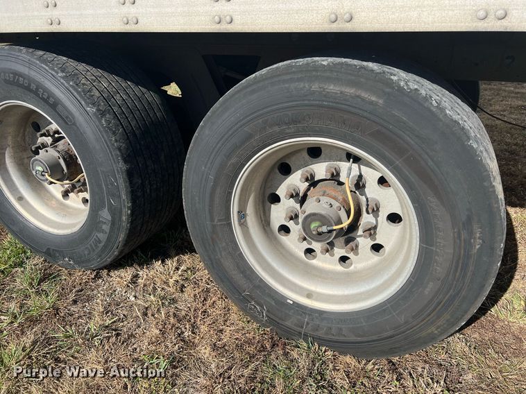 image for item OA9143 2013 Utility  refrigerated van trailer