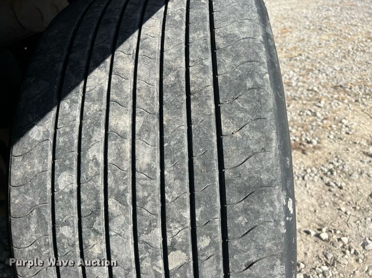 image for item OA9144 2013 Utility  refrigerated van trailer