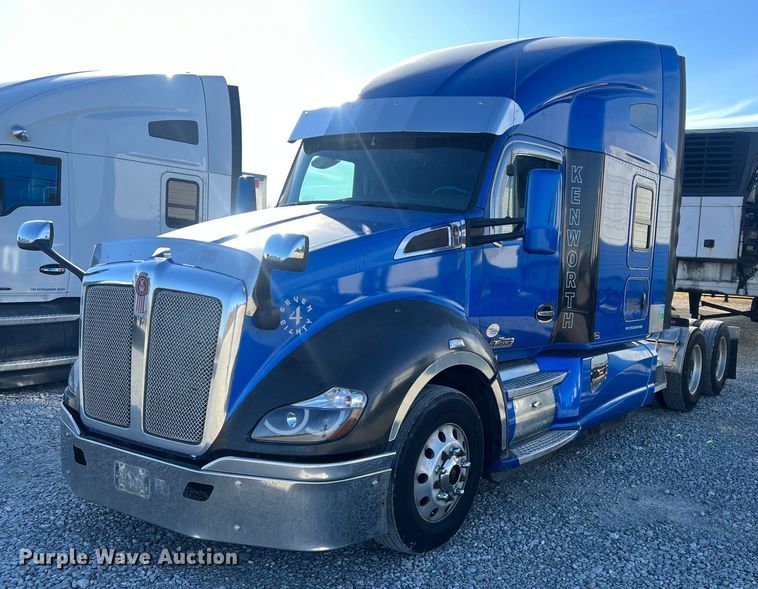 image for item OA9145 2016 Kenworth T680  semi truck