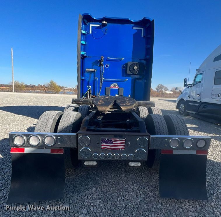 image for item OA9145 2016 Kenworth T680  semi truck