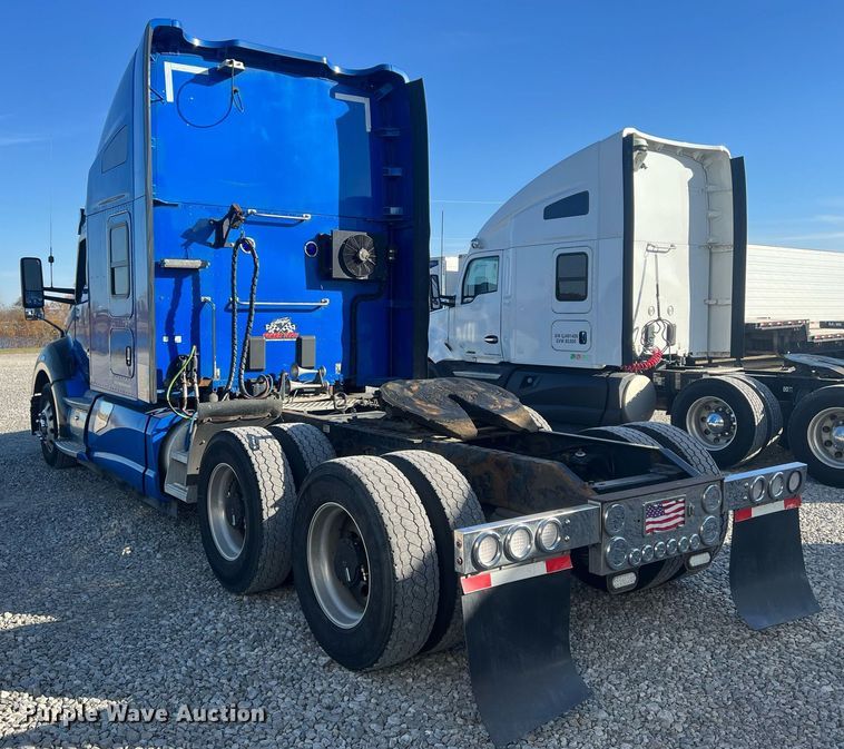 image for item OA9145 2016 Kenworth T680  semi truck