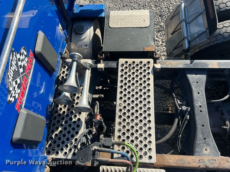 image for item OA9145 2016 Kenworth T680  semi truck