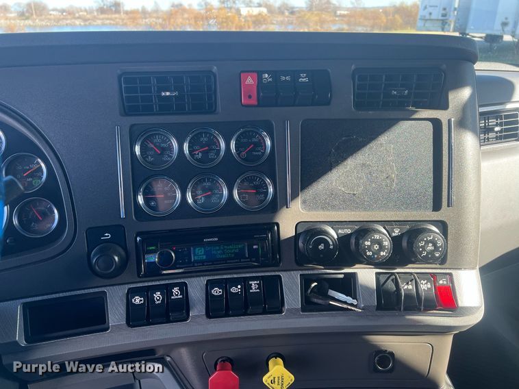 image for item OA9145 2016 Kenworth T680  semi truck