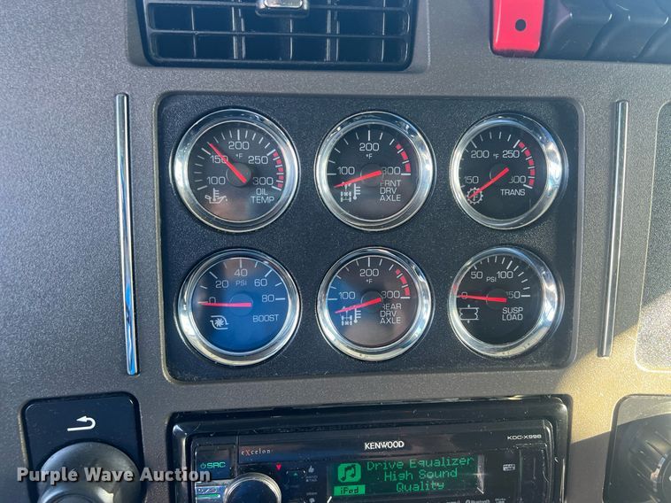 image for item OA9145 2016 Kenworth T680  semi truck