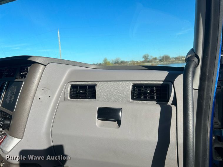 image for item OA9145 2016 Kenworth T680  semi truck