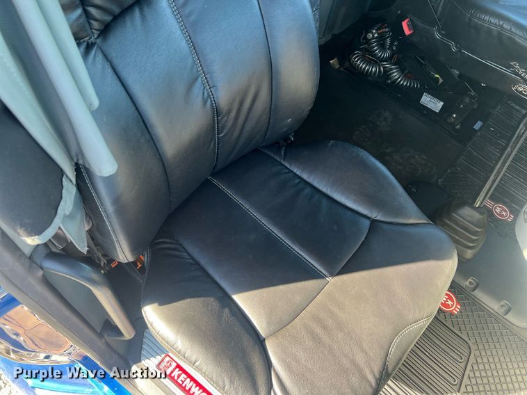 image for item OA9145 2016 Kenworth T680  semi truck