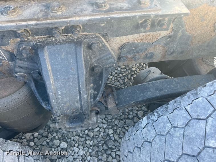 image for item OA9145 2016 Kenworth T680  semi truck