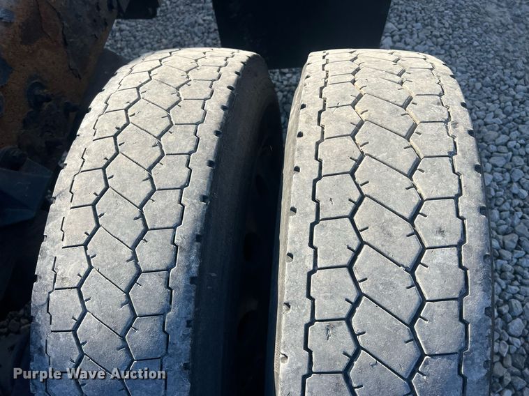 image for item OA9145 2016 Kenworth T680  semi truck