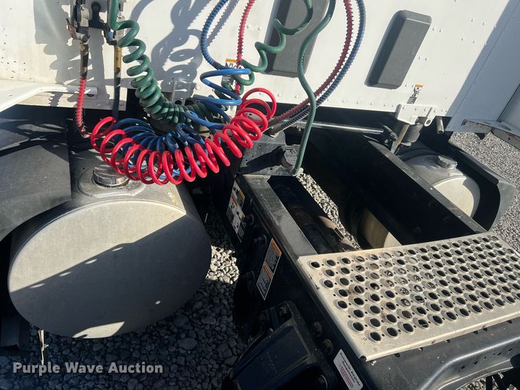 image for item OA9146 2016 Kenworth T680  semi truck