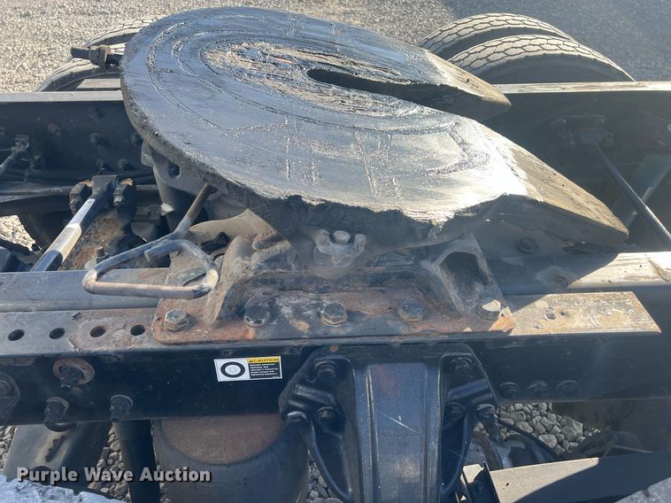 image for item OA9146 2016 Kenworth T680  semi truck