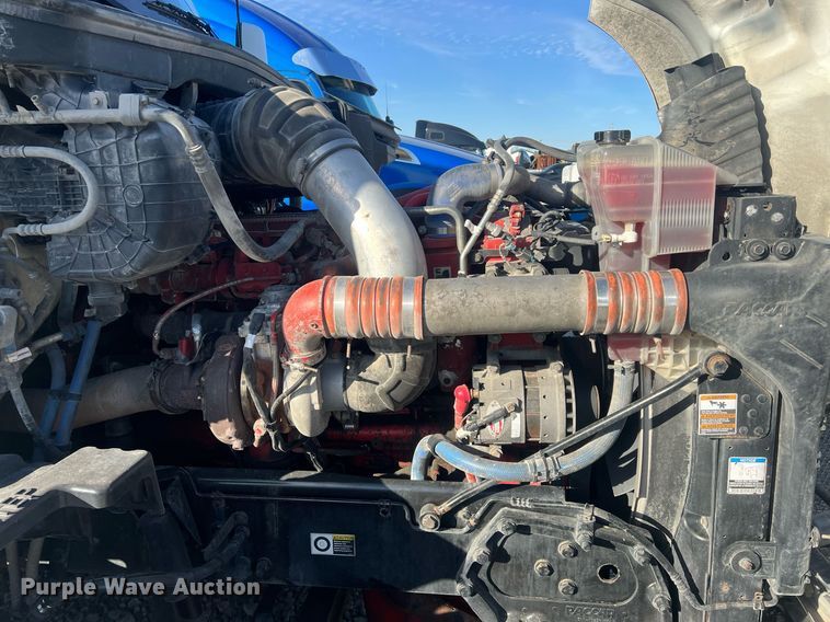 image for item OA9146 2016 Kenworth T680  semi truck