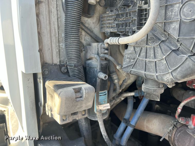 image for item OA9146 2016 Kenworth T680  semi truck