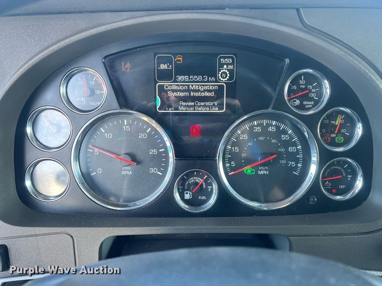 image for item OA9146 2016 Kenworth T680  semi truck