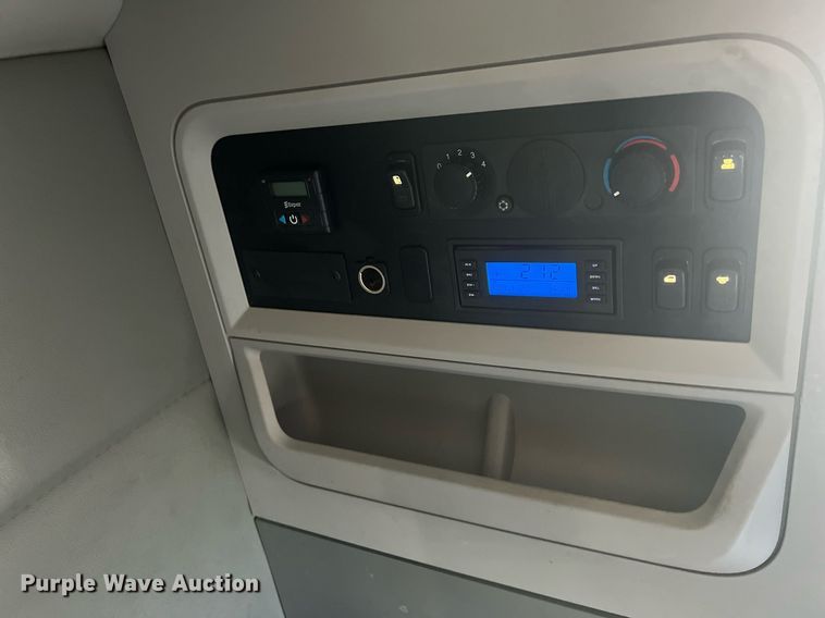 image for item OA9146 2016 Kenworth T680  semi truck