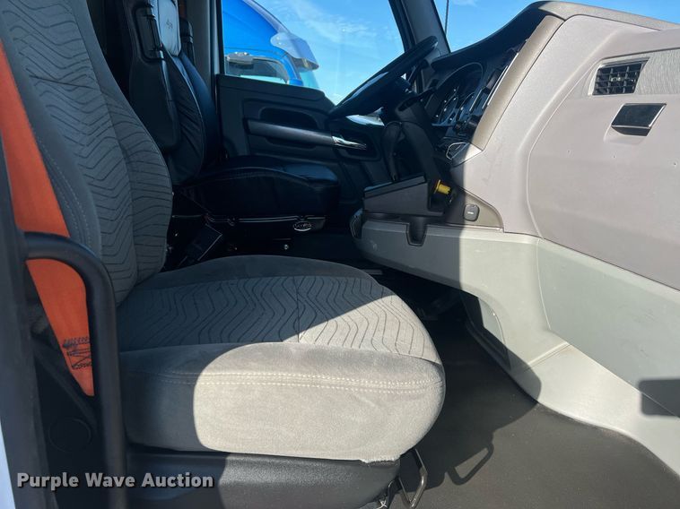 image for item OA9146 2016 Kenworth T680  semi truck