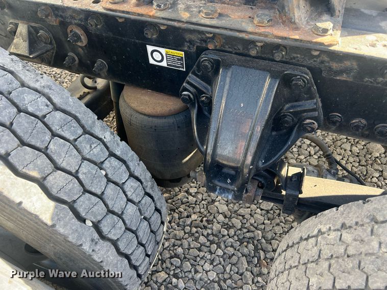 image for item OA9146 2016 Kenworth T680  semi truck