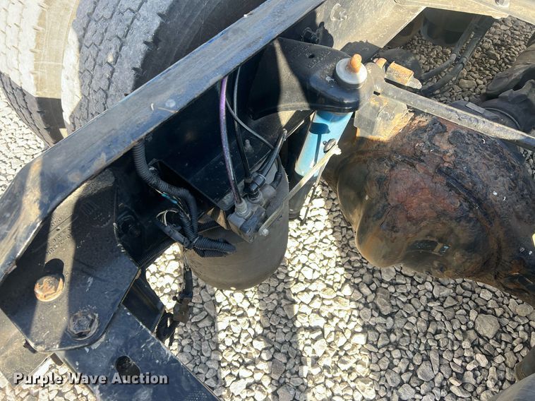 image for item OA9146 2016 Kenworth T680  semi truck