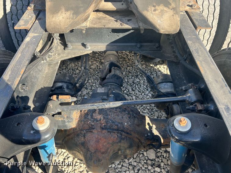 image for item OA9146 2016 Kenworth T680  semi truck