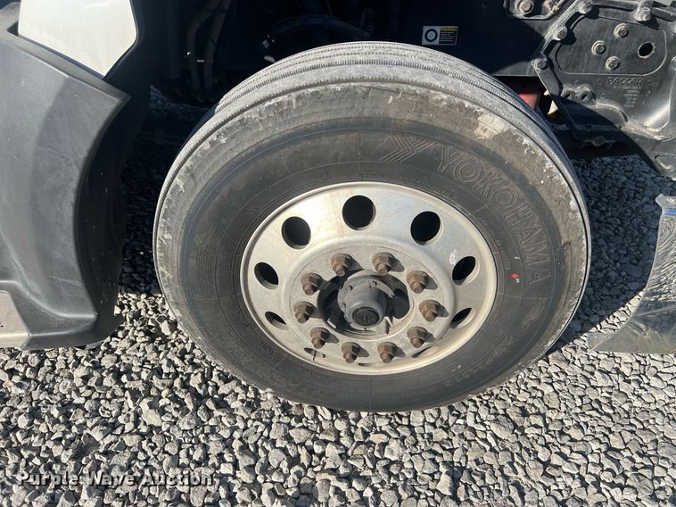 image for item OA9146 2016 Kenworth T680  semi truck