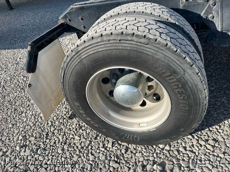 image for item OA9146 2016 Kenworth T680  semi truck