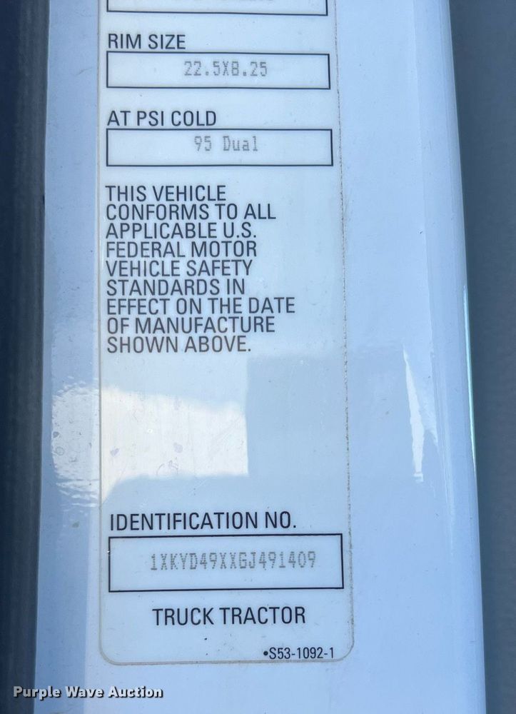 image for item OA9146 2016 Kenworth T680  semi truck