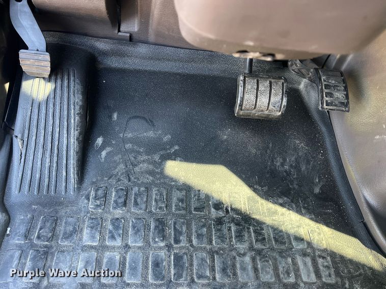 image for item OA9147 2015 Volvo  semi truck