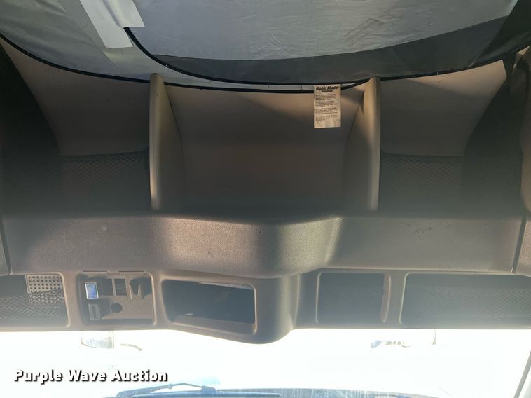 image for item OA9147 2015 Volvo  semi truck