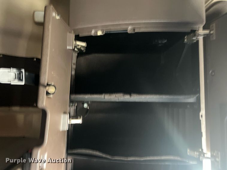 image for item OA9147 2015 Volvo  semi truck