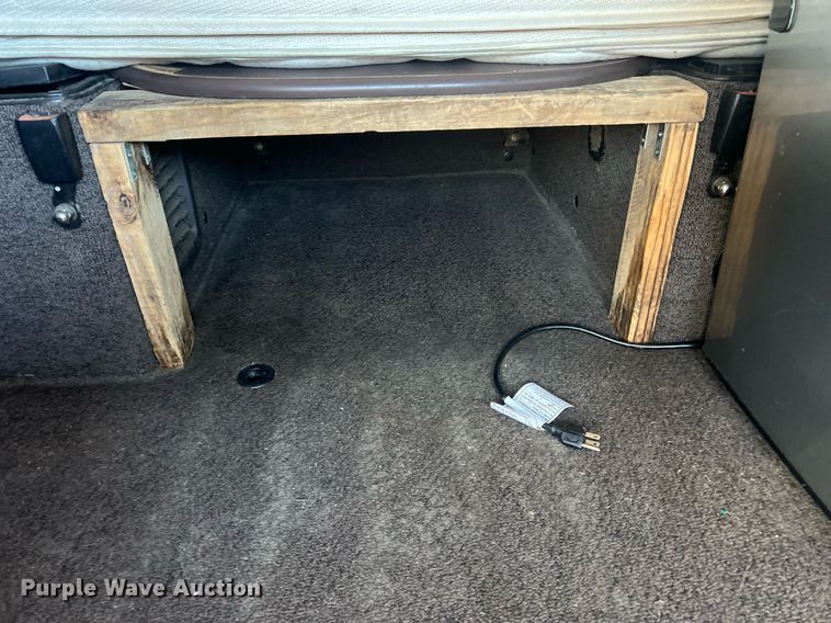 image for item OA9147 2015 Volvo  semi truck