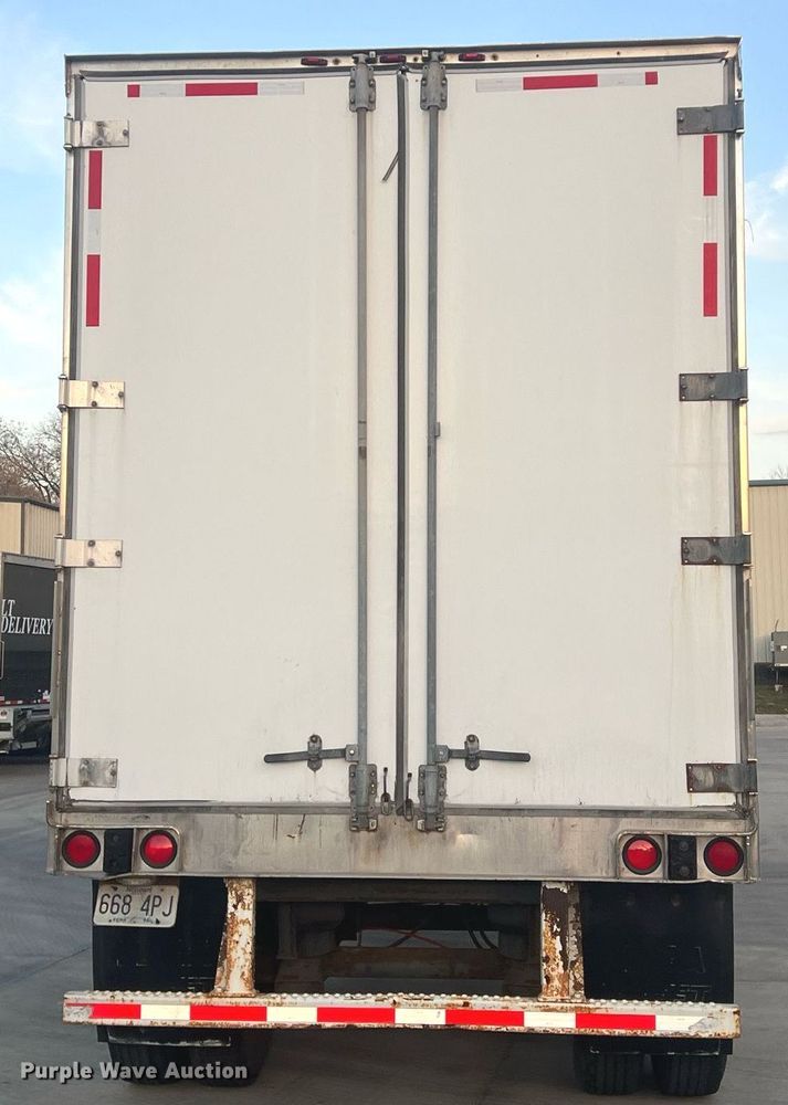 image for item OA9148 2001 Utility Trailer VS2DC  dry van trailer