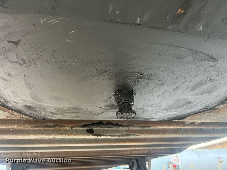 image for item OA9148 2001 Utility Trailer VS2DC  dry van trailer