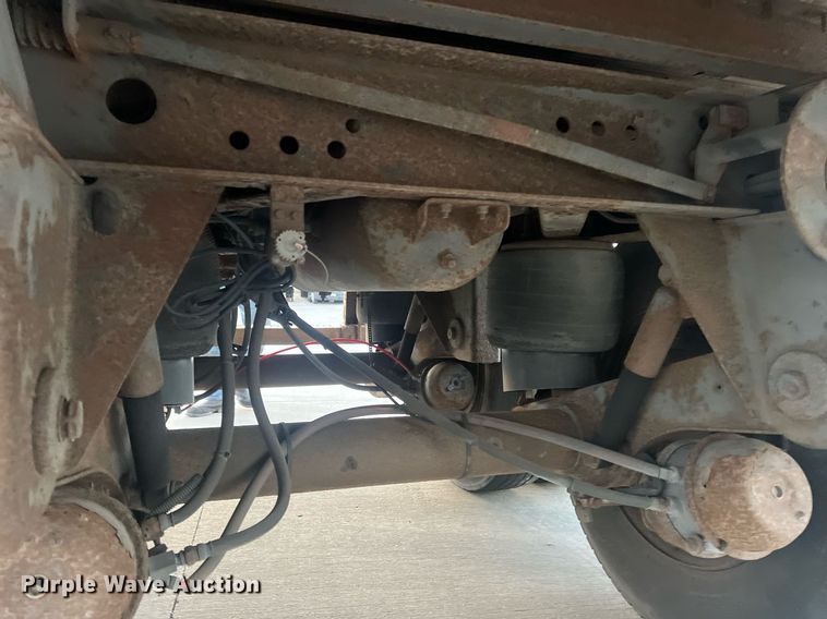 image for item OA9148 2001 Utility Trailer VS2DC  dry van trailer