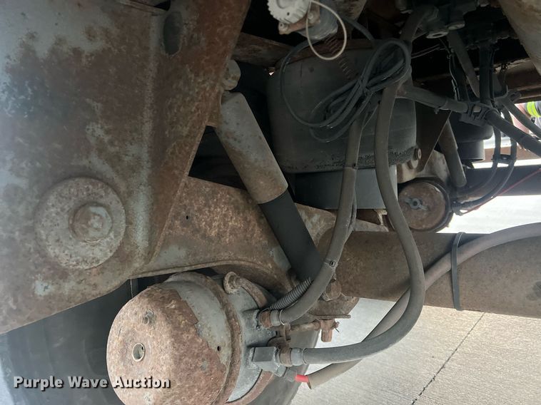 image for item OA9148 2001 Utility Trailer VS2DC  dry van trailer