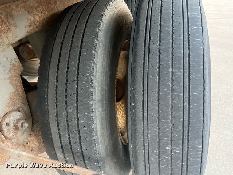 image for item OA9148 2001 Utility Trailer VS2DC  dry van trailer