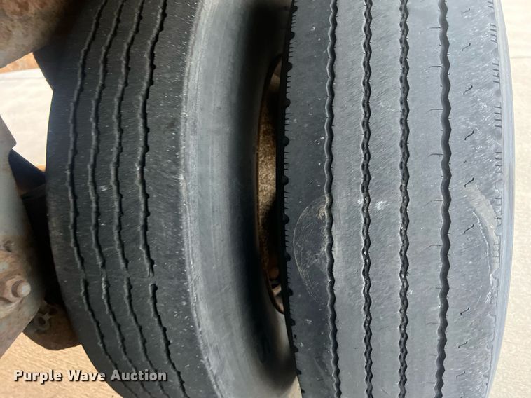 image for item OA9148 2001 Utility Trailer VS2DC  dry van trailer