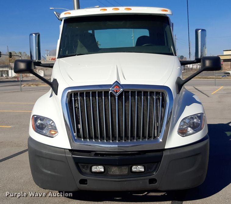 image for item OA9179 2018 International LT625  semi truck