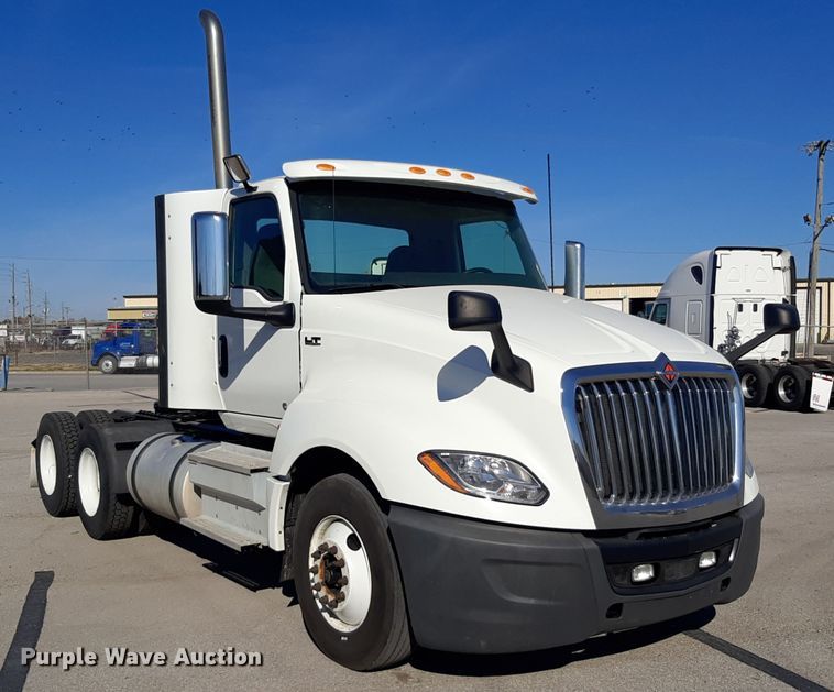 image for item OA9179 2018 International LT625  semi truck