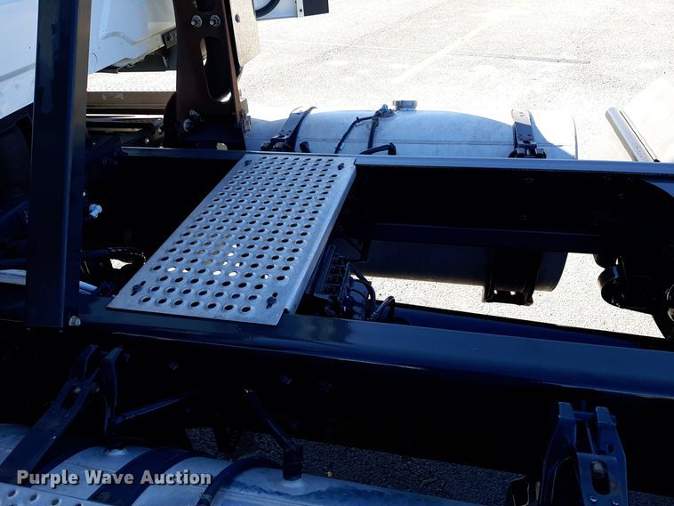 image for item OA9179 2018 International LT625  semi truck