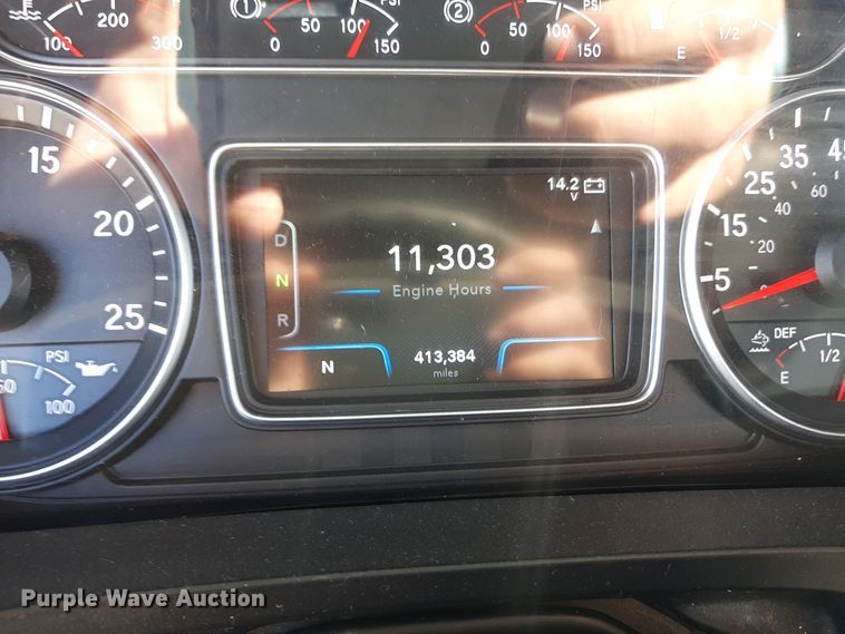 image for item OA9179 2018 International LT625  semi truck