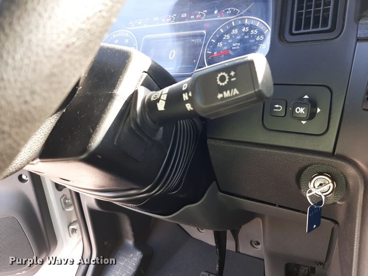 image for item OA9179 2018 International LT625  semi truck