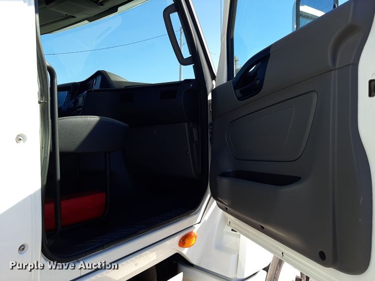 image for item OA9179 2018 International LT625  semi truck